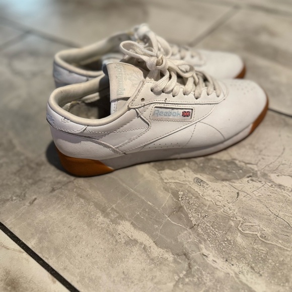 White Reebok - Picture 2 of 4